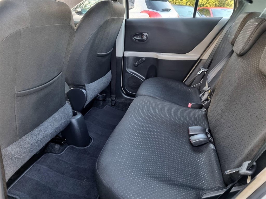 Used Toyota Yaris 2011 for sale - 76908266: Photo 12