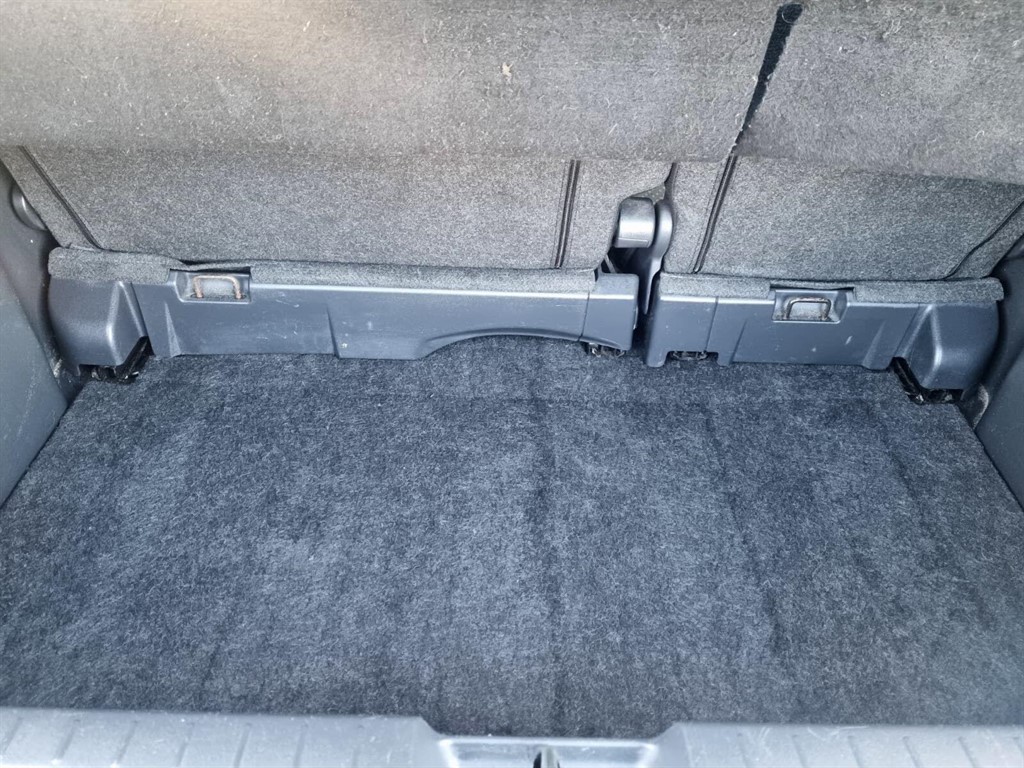 Used Toyota Yaris 2011 for sale - 76908266: Photo 26