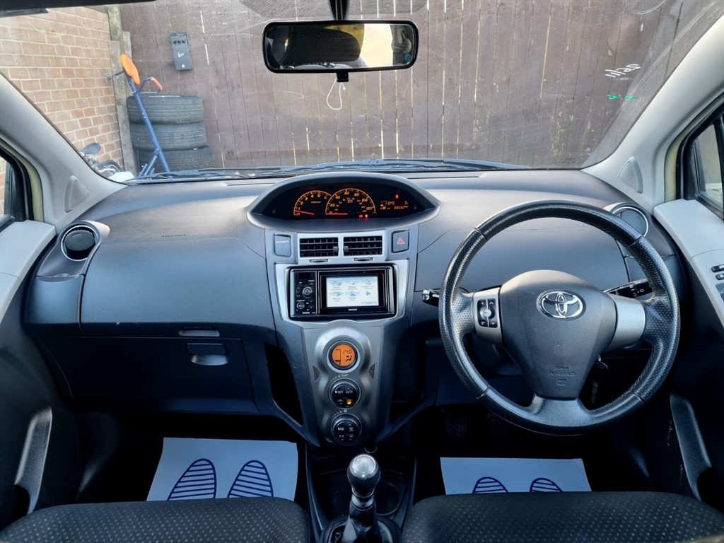 Used Toyota Yaris 2011 for sale - 76908266: Photo 9