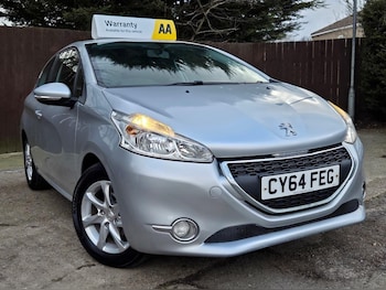 Used Peugeot 208 2015 for sale - 77848365: Photo