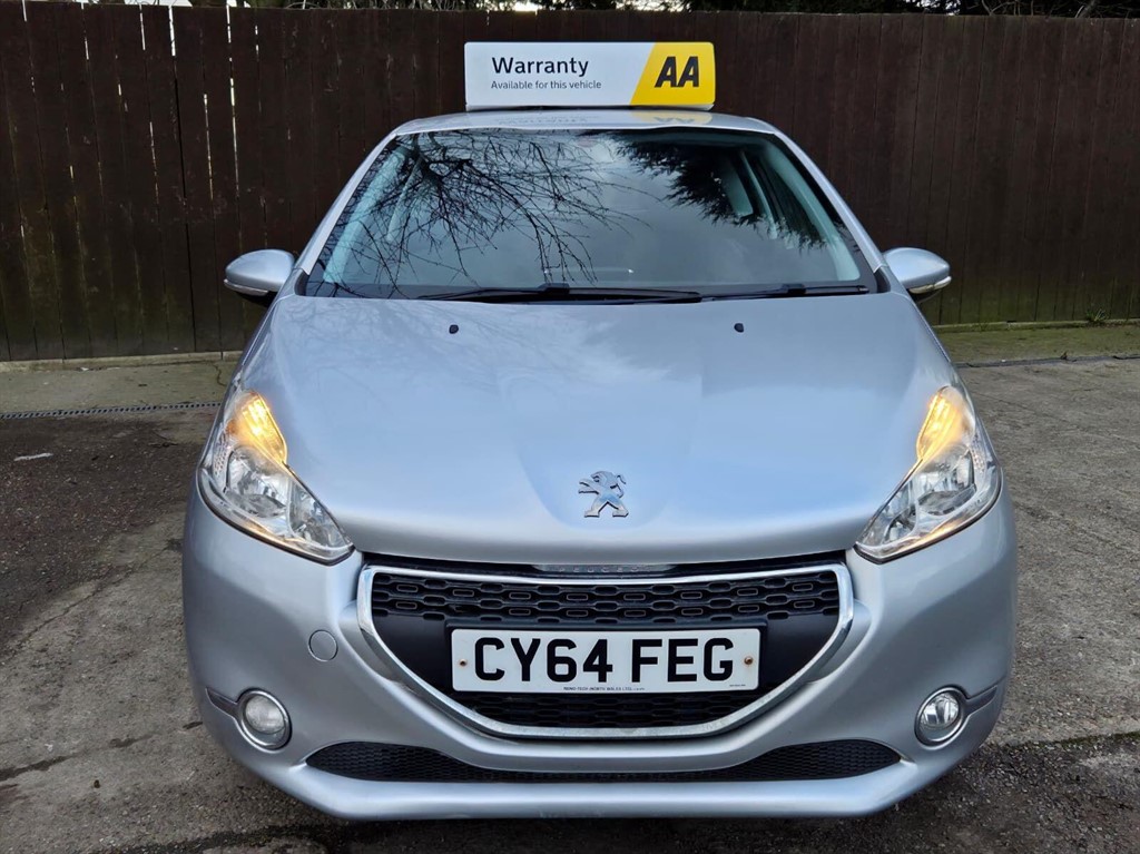 Used Peugeot 208 2015 for sale - 77848365: Photo 2
