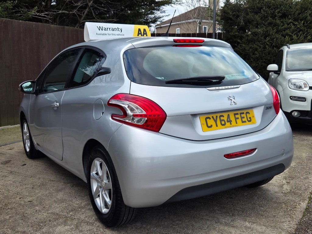 Used Peugeot 208 2015 for sale - 77848365: Photo 4