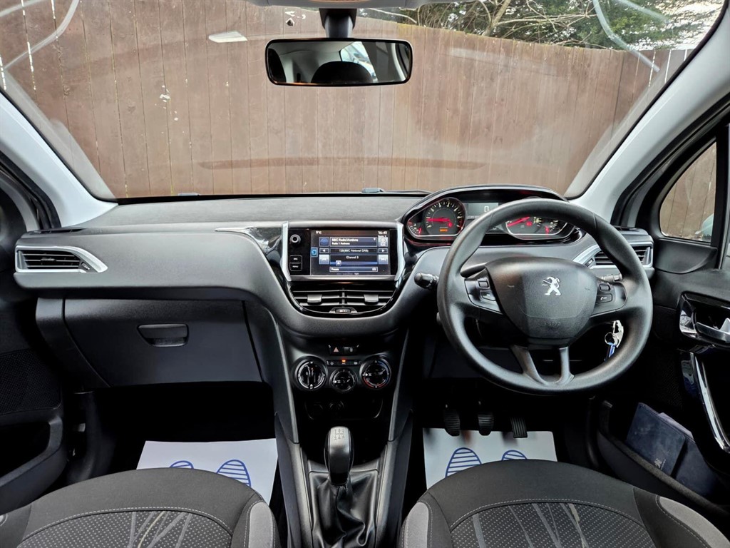 Used Peugeot 208 2015 for sale - 77848365: Photo 9