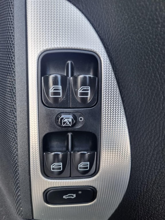 Used Mercedes-Benz CLK 2006 for sale - 76466614: Photo 13