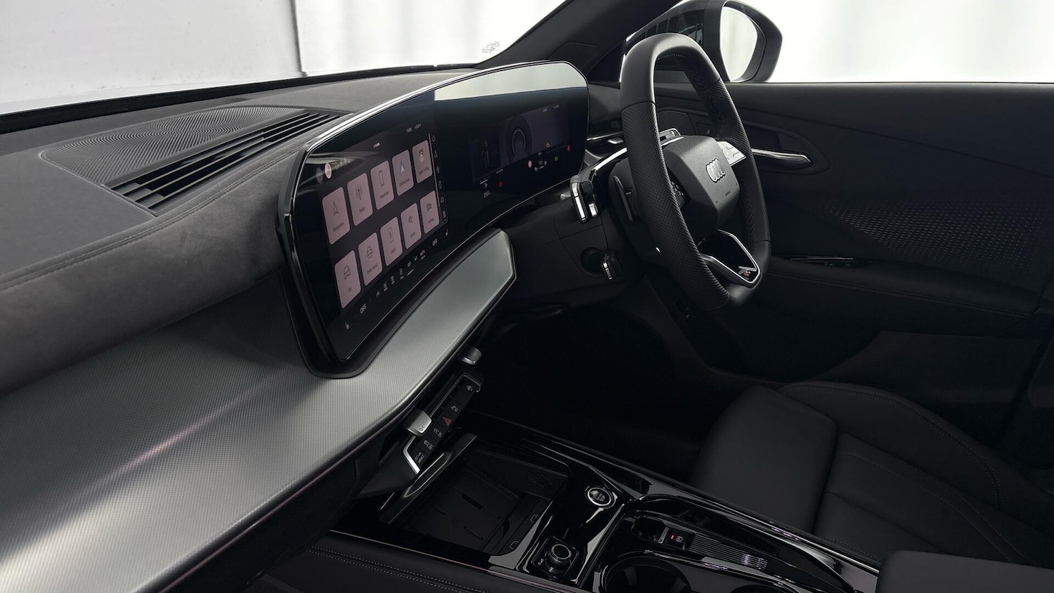 Used Audi Q3 2025 for sale - 77735935: Photo 2