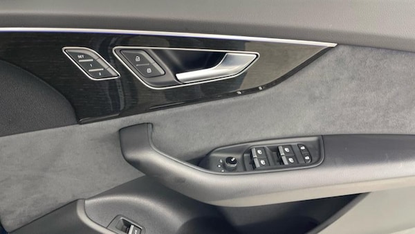 Used Audi Q8 2024 for sale - 73633660: Photo 24