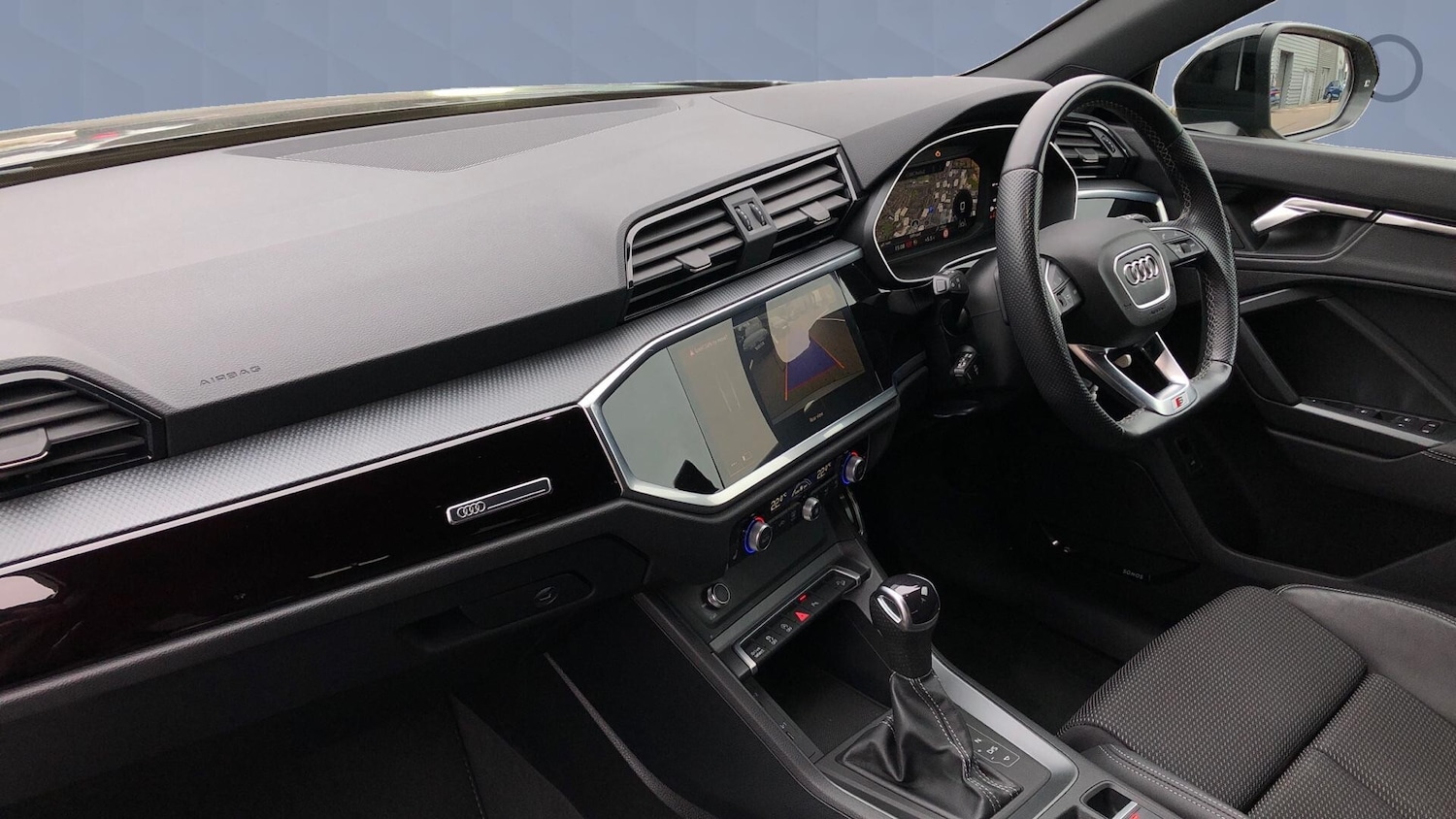 Used Audi Q3 2023 for sale - 77602708: Photo 2