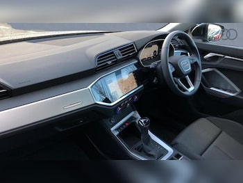 Used Audi Q3 2024 for sale - 77106613: Photo