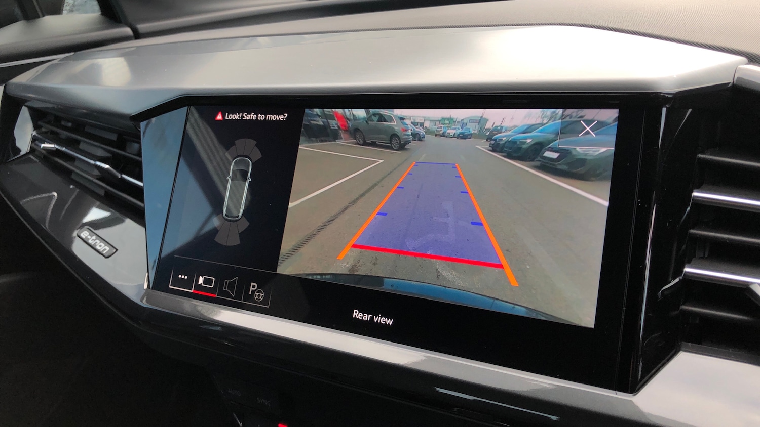 Used Audi Q4 e-tron 2022 for sale - 77962469: Photo 7