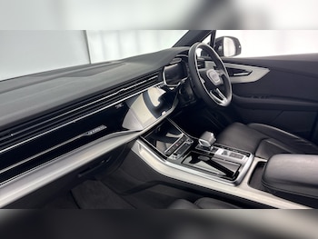 Used Audi Q7 2024 for sale - 79240629: Photo