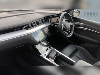 Used Audi Q8 2024 for sale - 75632700: Photo