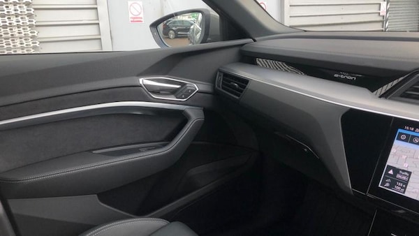 Used Audi Q8 2024 for sale - 75632700: Photo 36