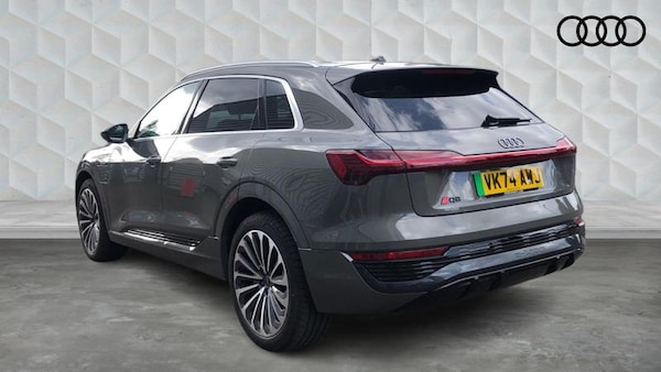 Used Audi Q8 2024 for sale - 75632700: Photo 3