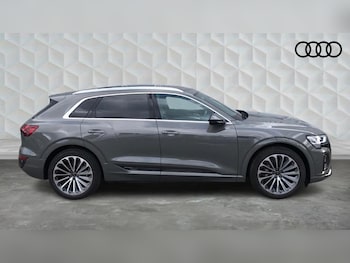 Used Audi Q8 2024 for sale - 75632700: Photo