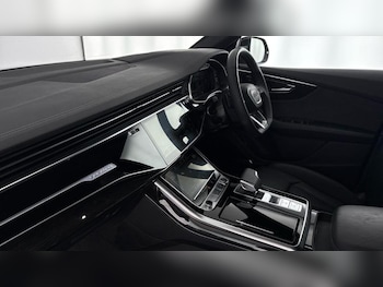 Used Audi Q8 2025 for sale - 76355667: Photo