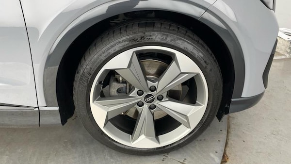Used Audi Q4 e-tron 2023 for sale - 75325459: Photo 5