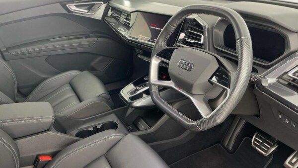 Used Audi Q4 e-tron 2023 for sale - 75325459: Photo 6