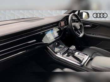 Used Audi Q7 2021 for sale - 76684939: Photo