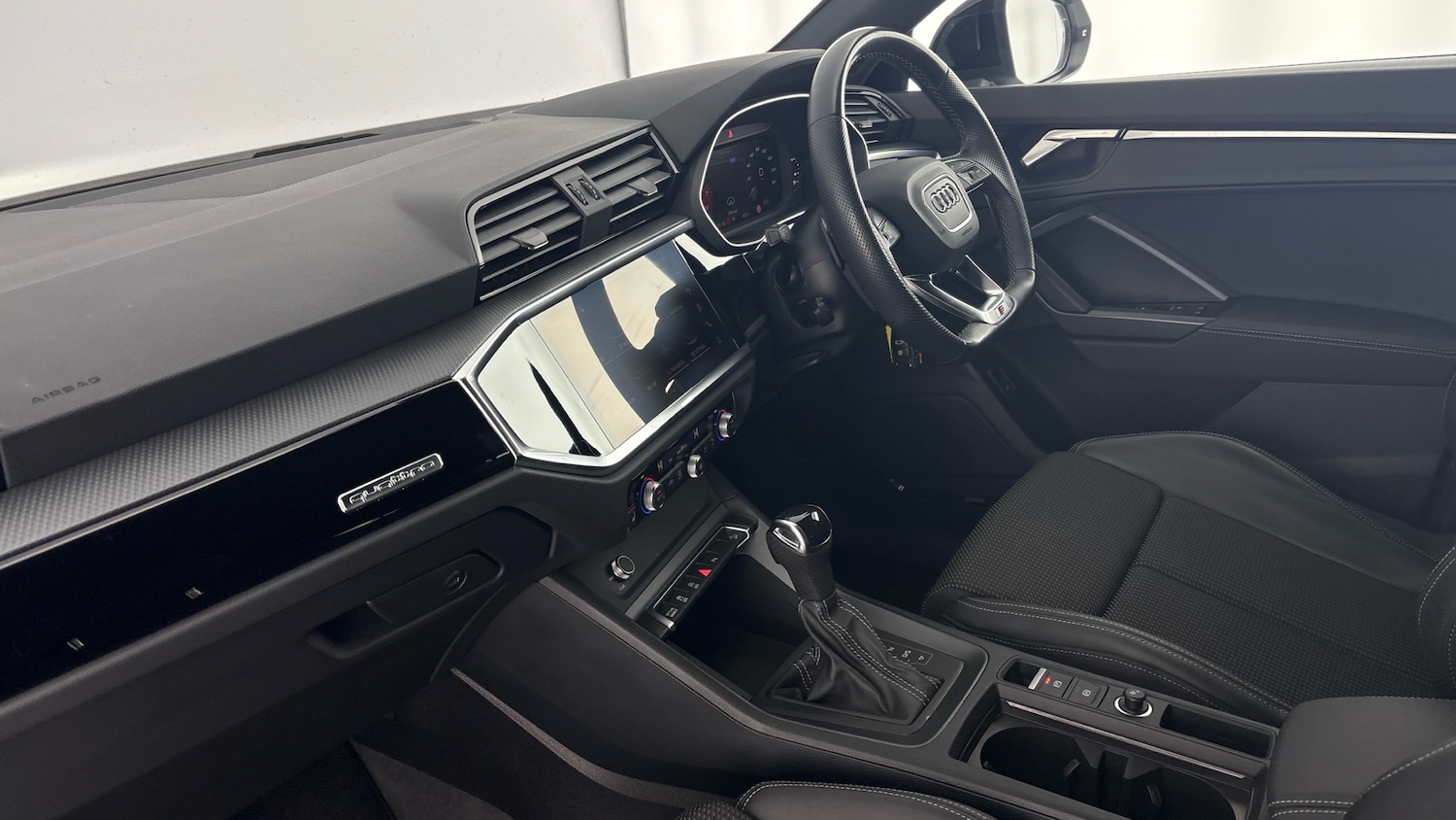 Used Audi Q3 2023 for sale - 78091242: Photo 2