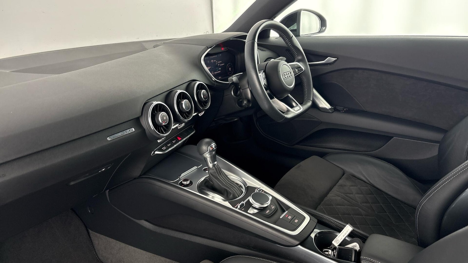 Used Audi TT 2023 for sale - 77505291: Photo 2