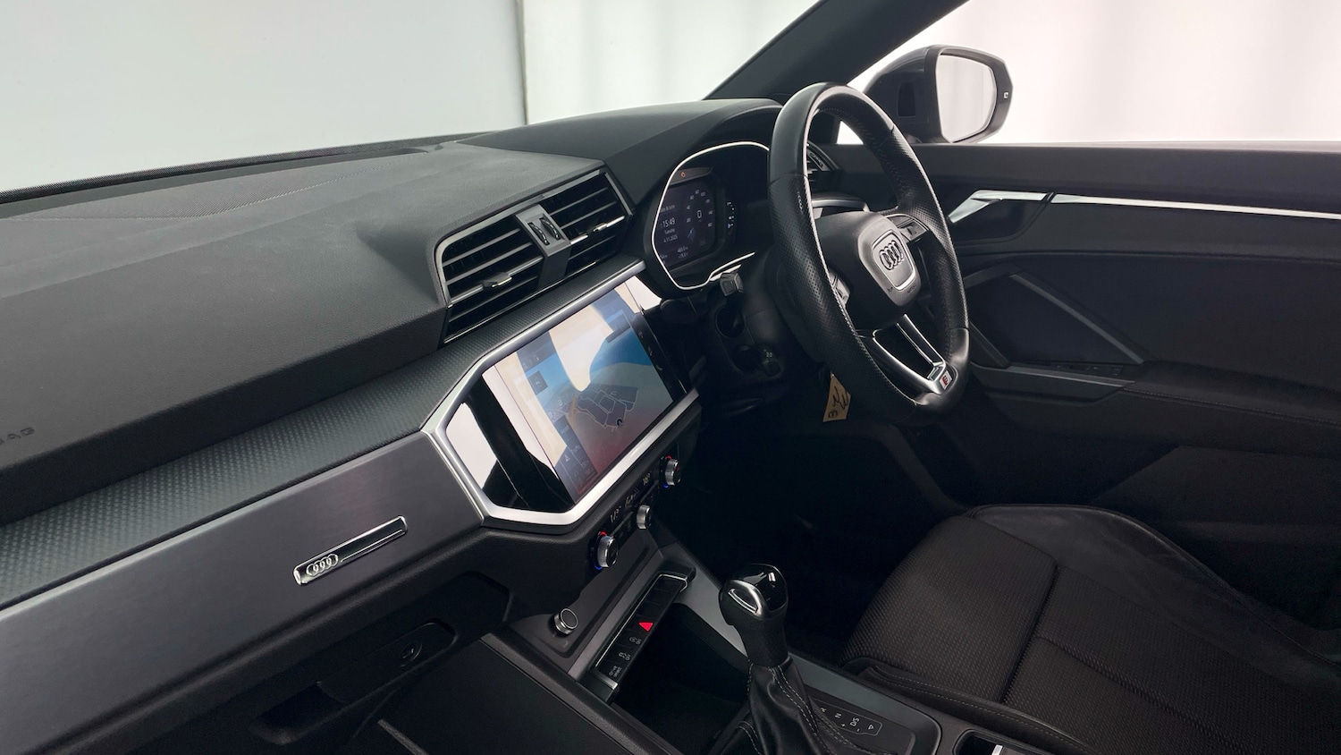 Used Audi Q3 2019 for sale - 77781967: Photo 2