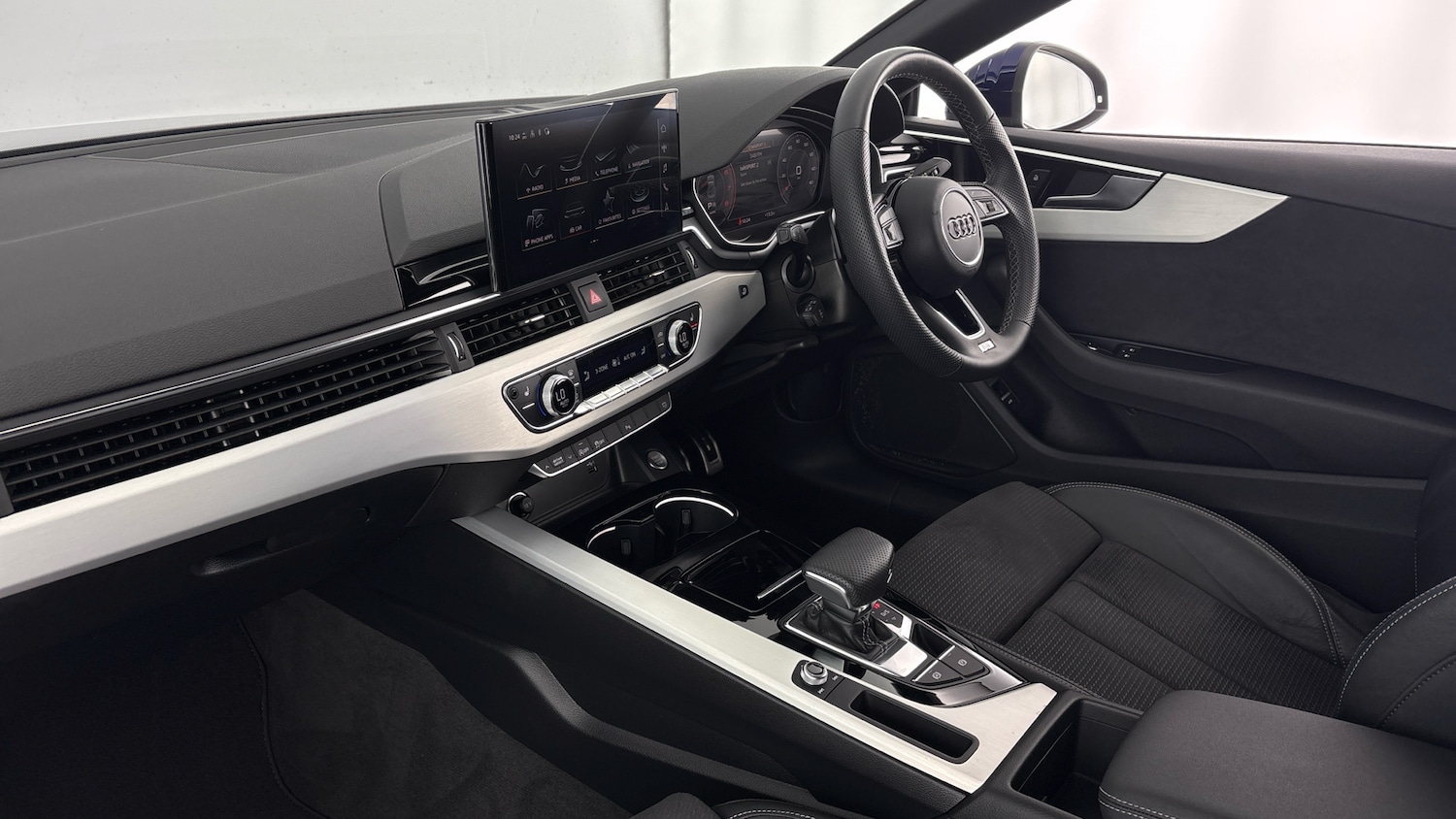 Used Audi A5 2023 for sale - 77662690: Photo 2