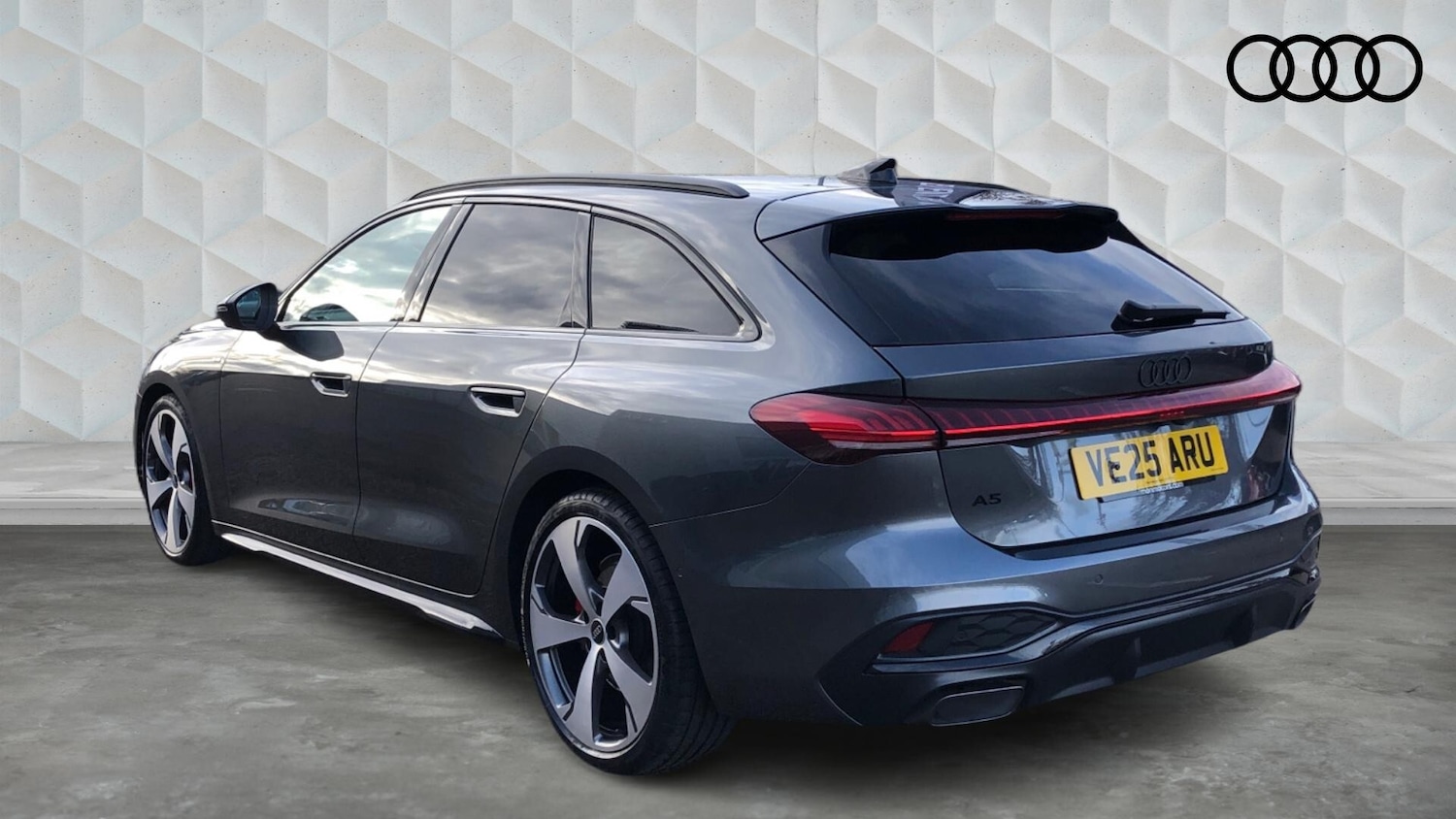Used Audi A5 2025 for sale - 77515676: Photo 3