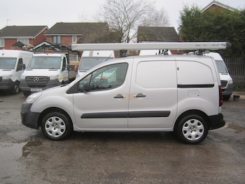 Used Peugeot Partner 2018 for sale - 77607278: Photo