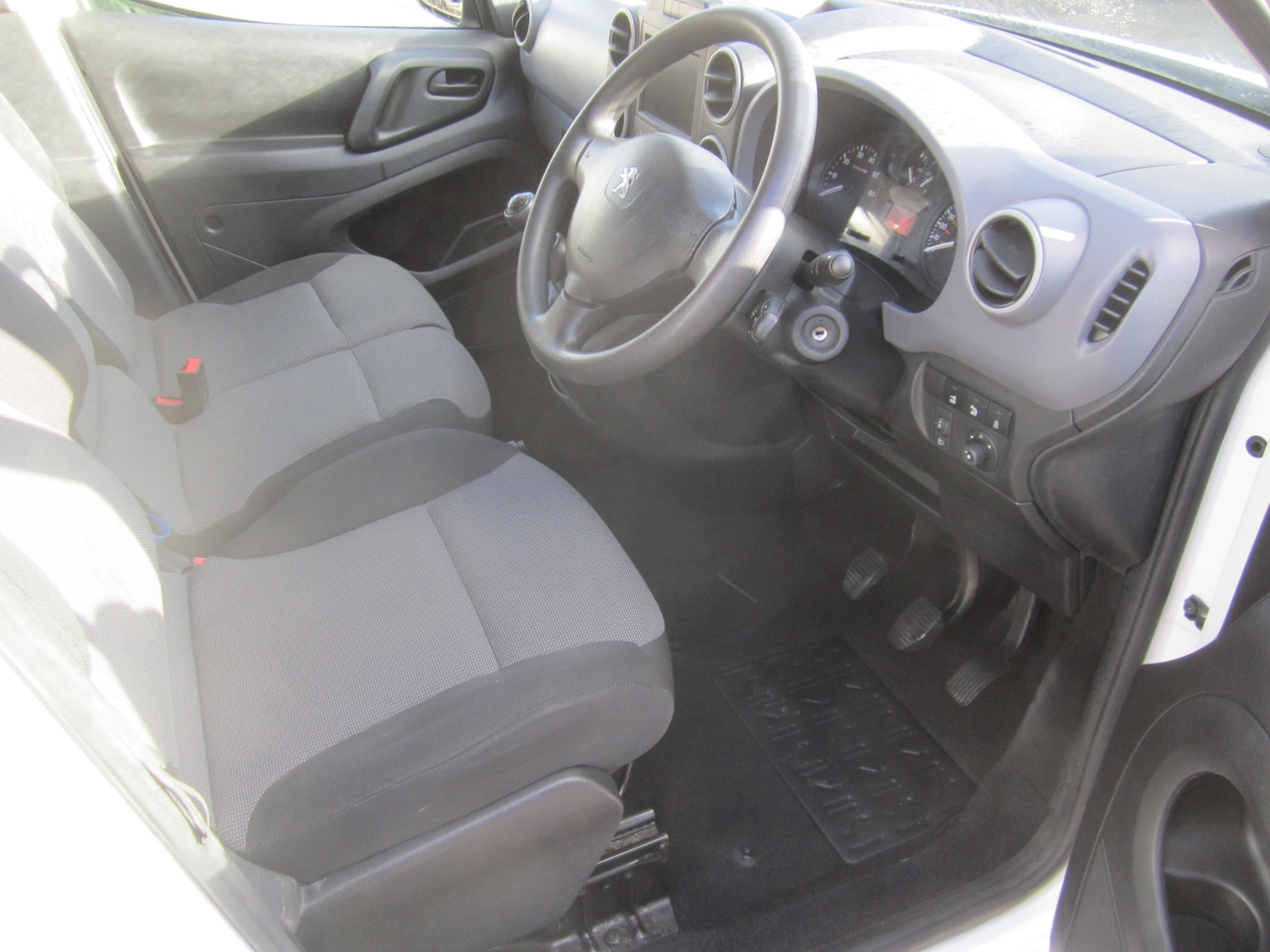 Used Peugeot Partner 2018 for sale - 76531353: Photo 9