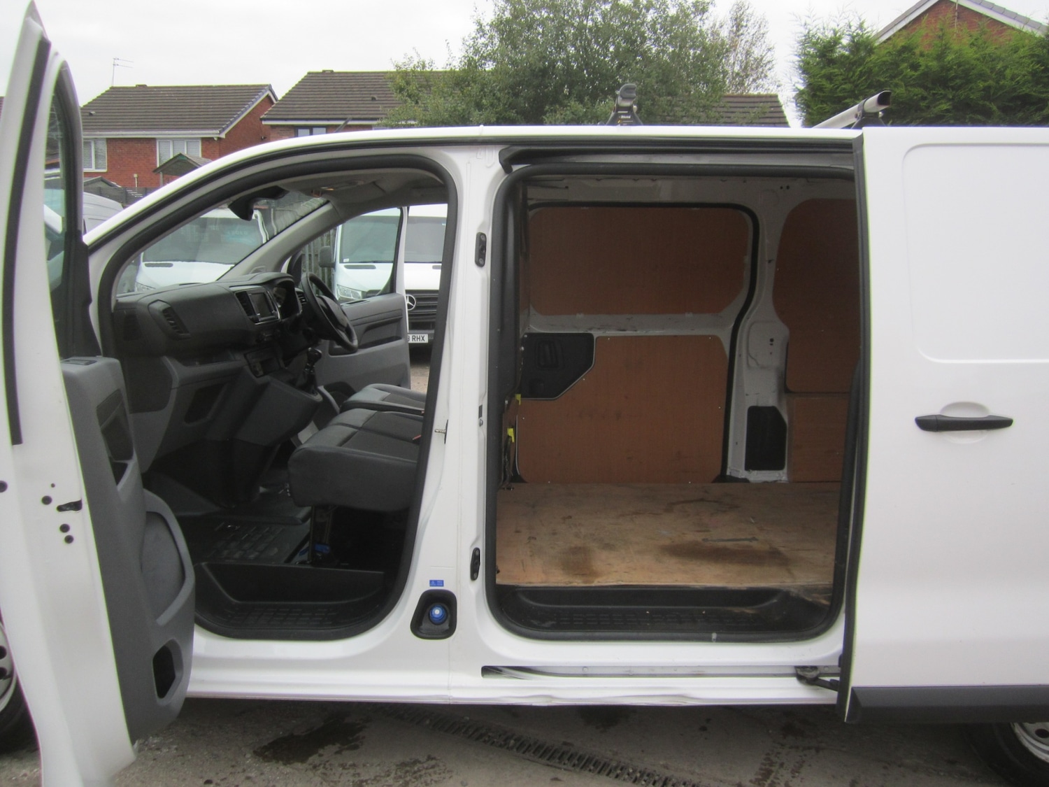 Used Peugeot Expert 2022 for sale - 76302920: Photo 11