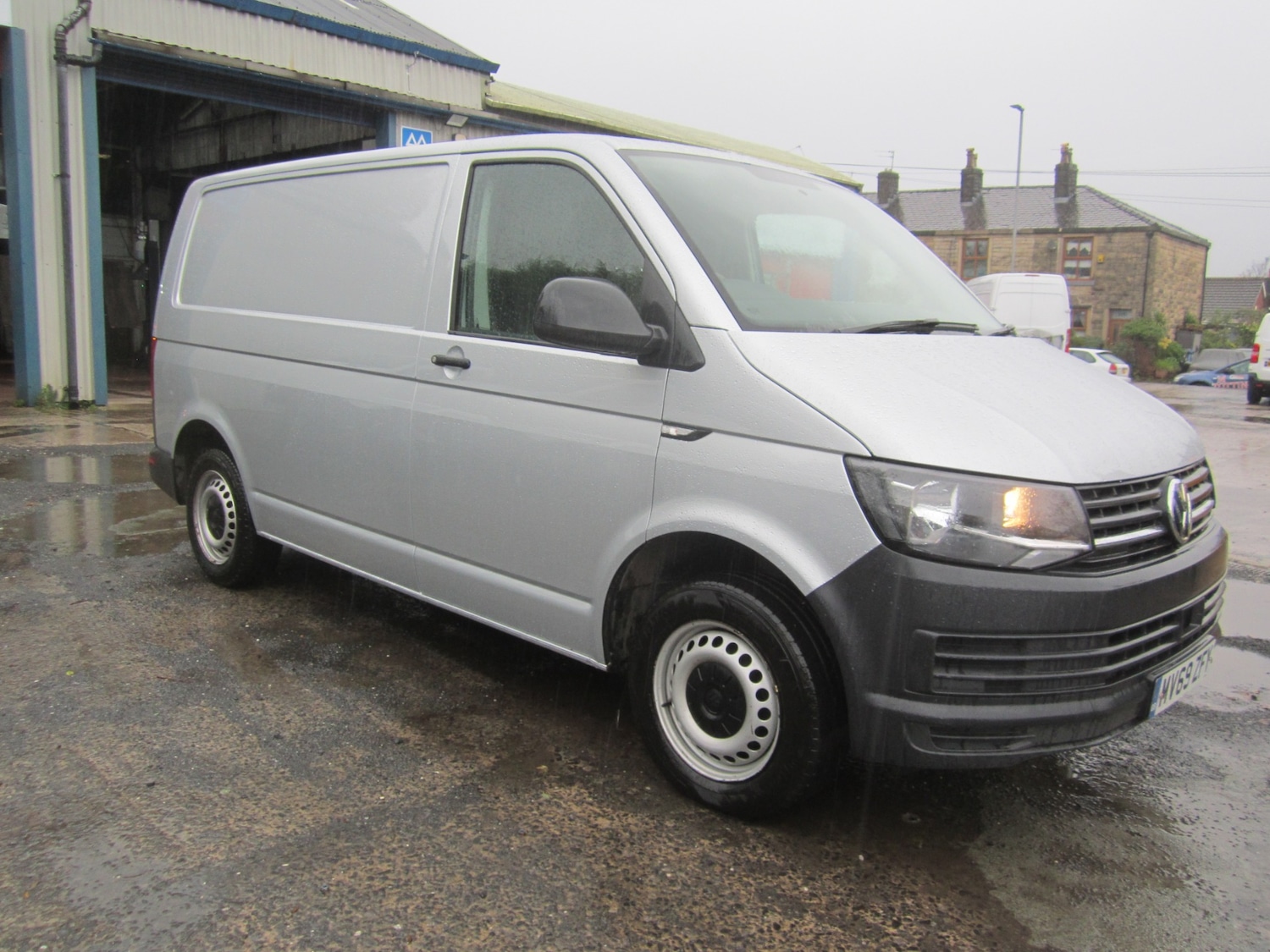Used Volkswagen Transporter 2020 for sale - 76613436: Photo 1