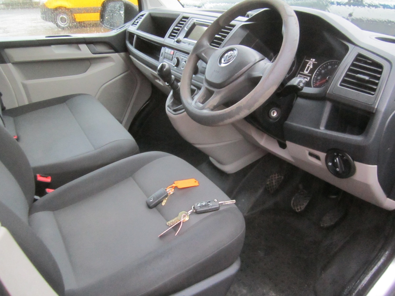 Used Volkswagen Transporter 2020 for sale - 76613436: Photo 9