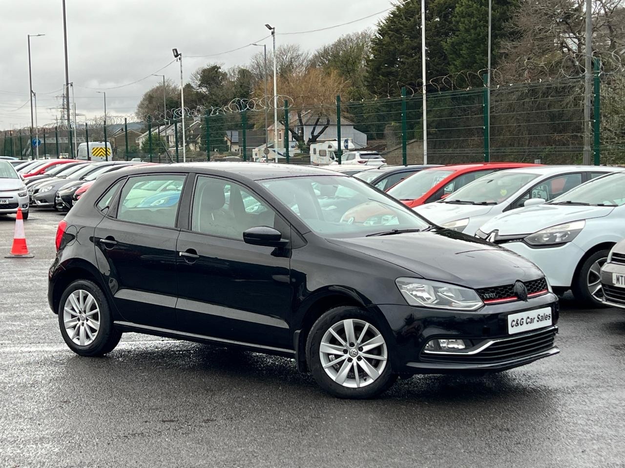 Used Volkswagen Polo 2016 for sale - 77318708: Photo 2