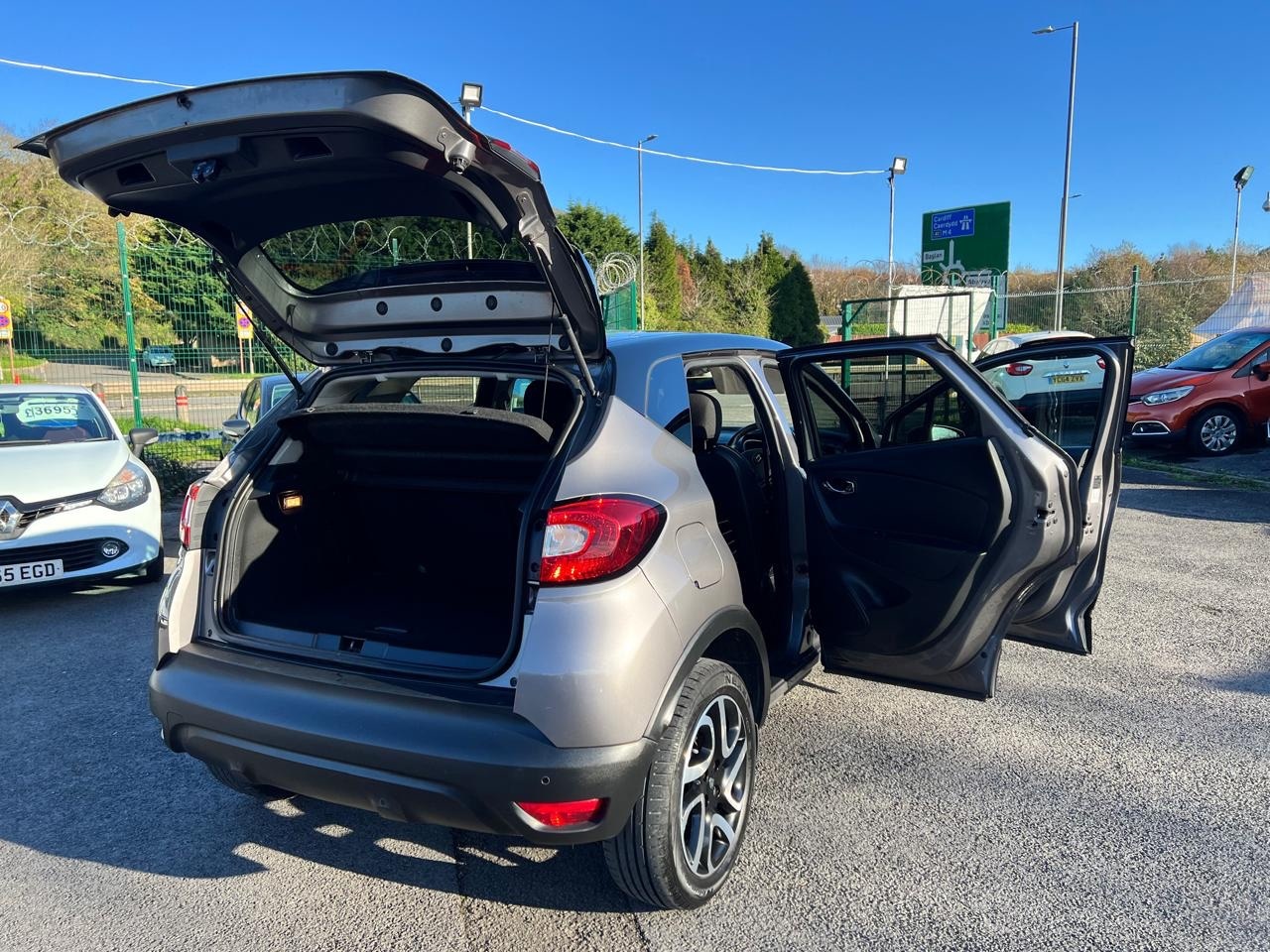 Used Renault Captur 2016 for sale - 76710447: Photo 19
