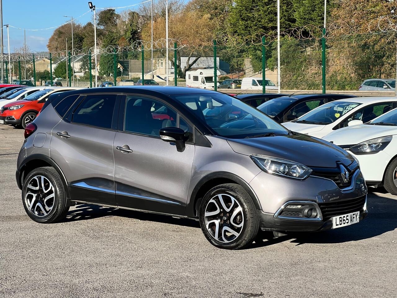 Used Renault Captur 2016 for sale - 76710447: Photo 3