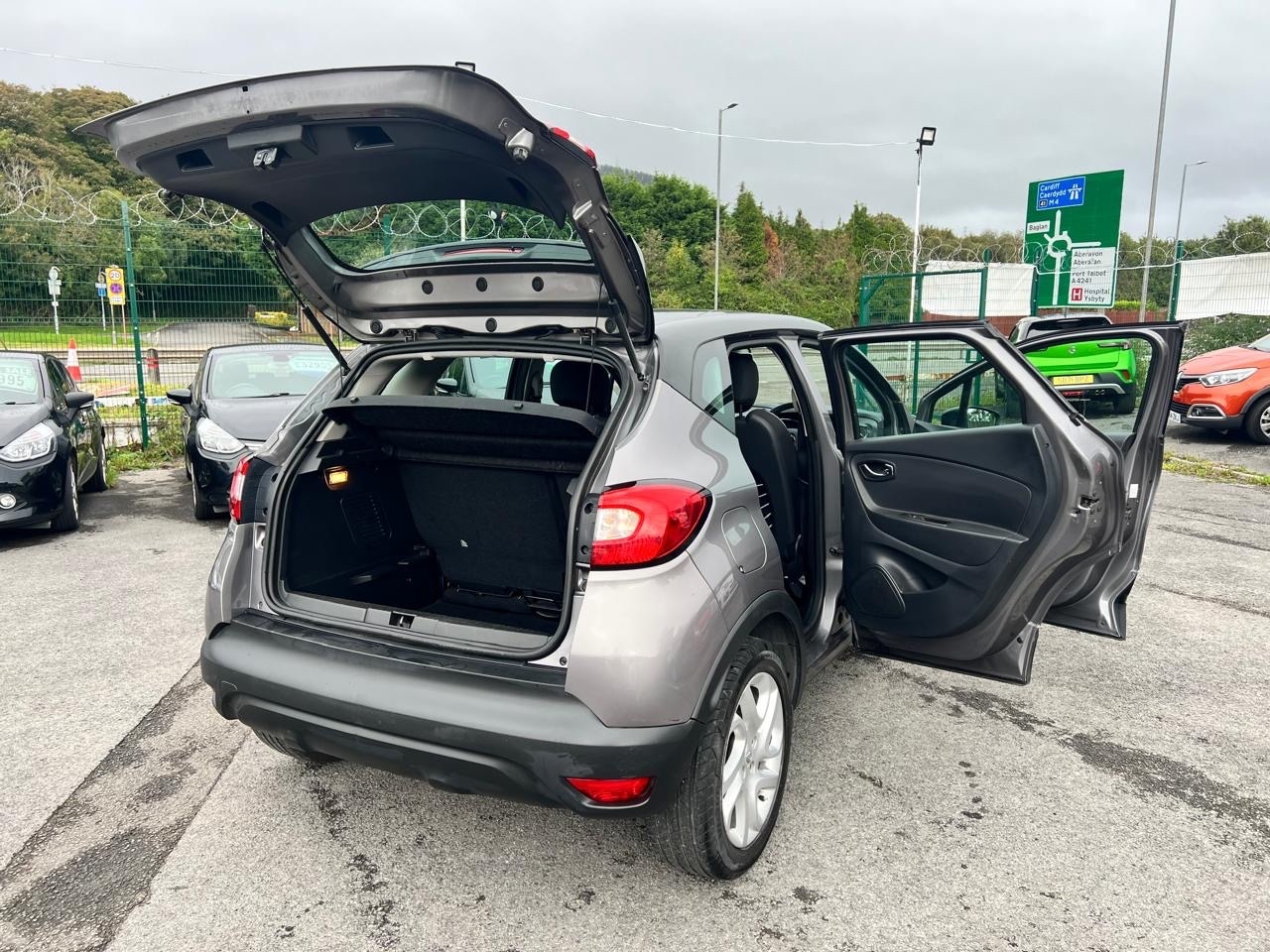 Used Renault Captur 2014 for sale - 77023379: Photo 17