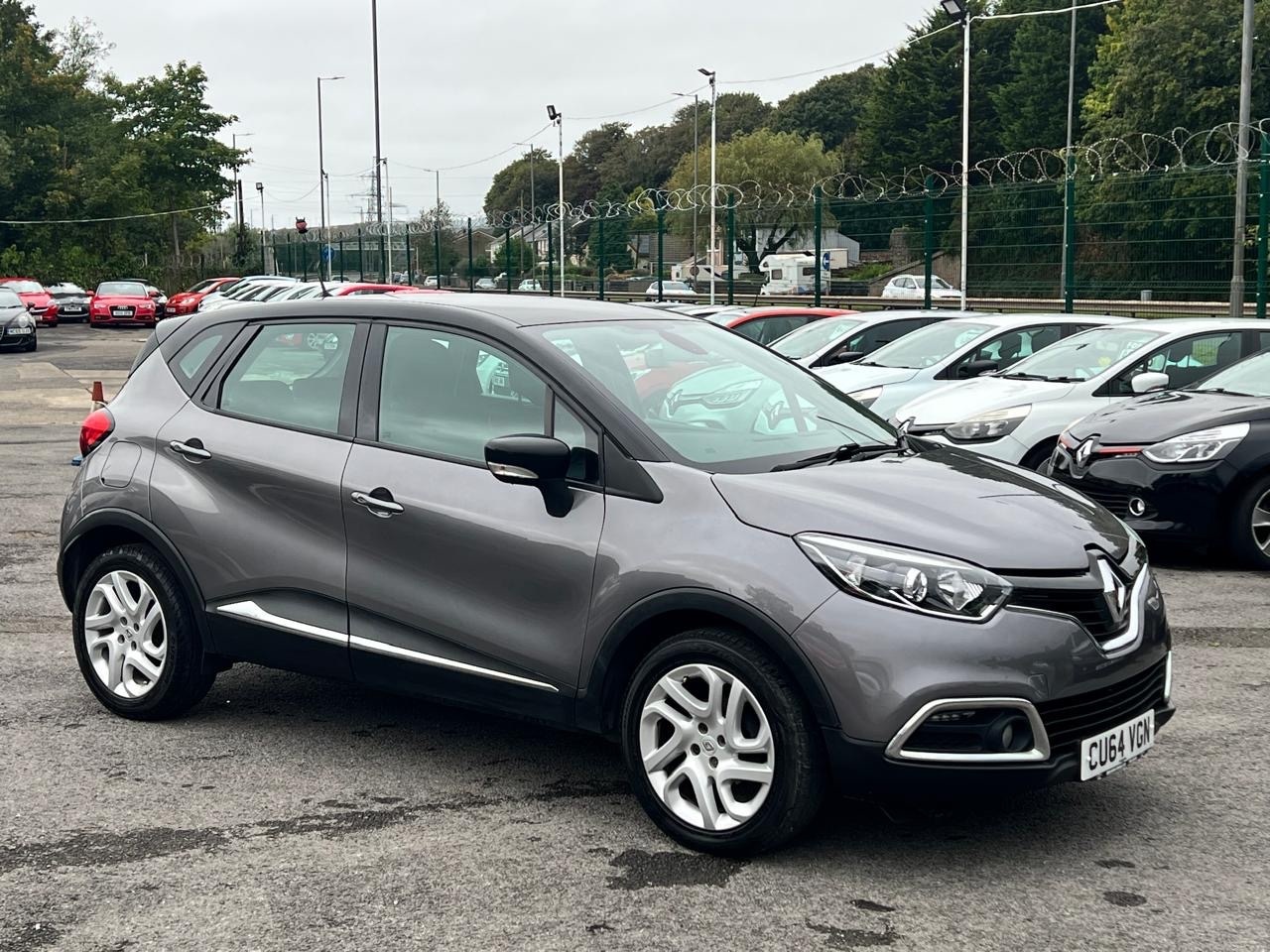 Used Renault Captur 2014 for sale - 77023379: Photo 2