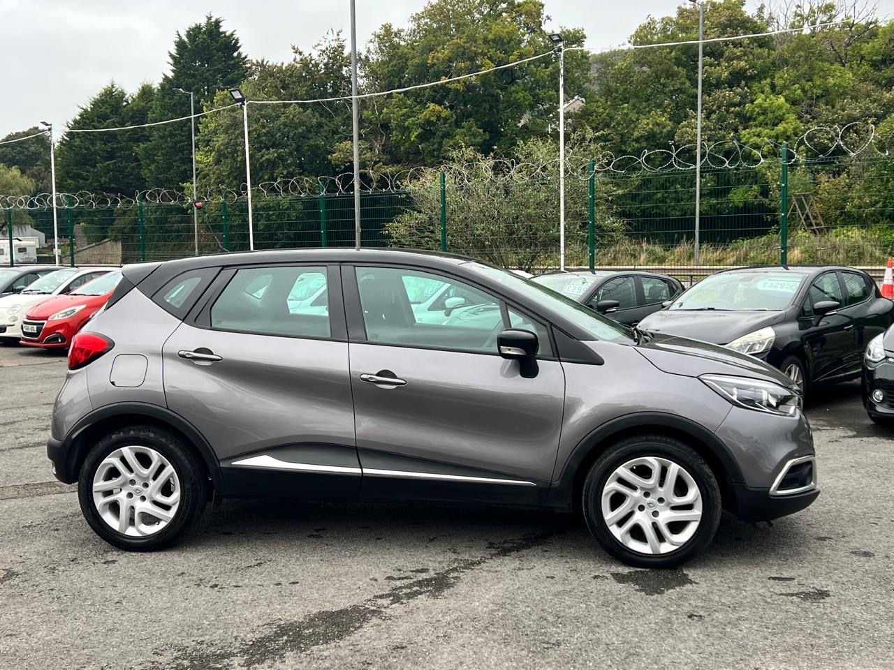 Used Renault Captur 2014 for sale - 77023379: Photo 3