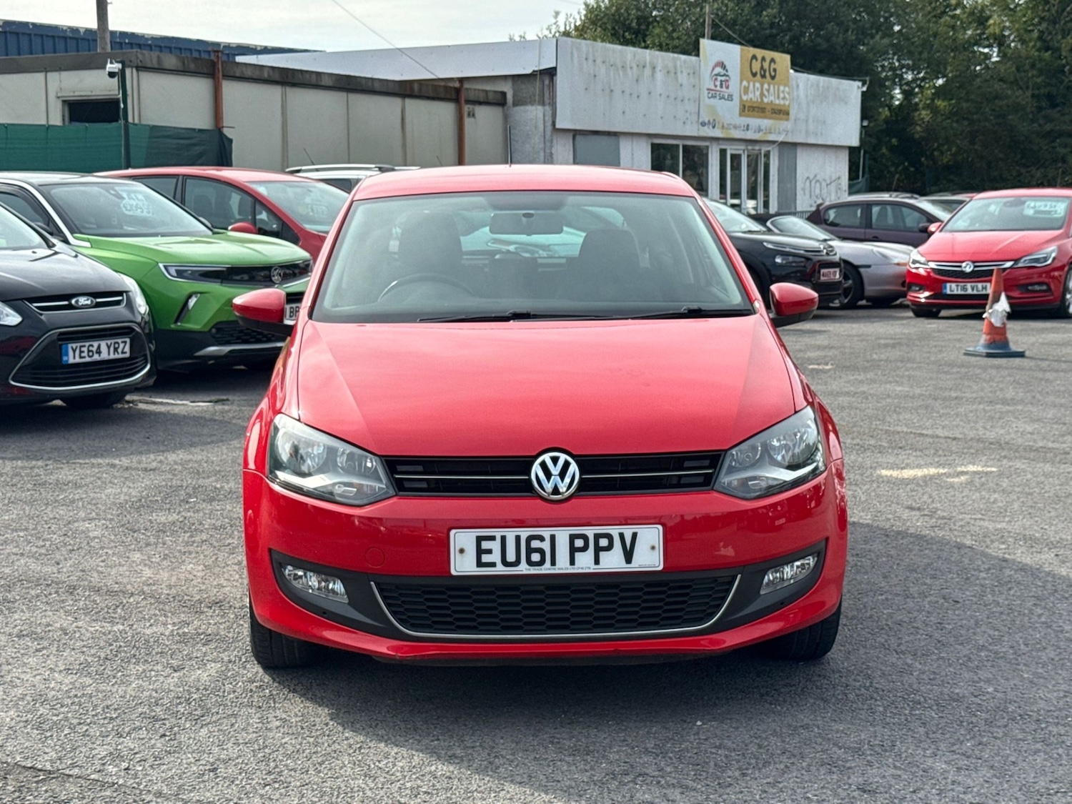 Used Volkswagen Polo 2012 for sale - 76437112: Photo 2
