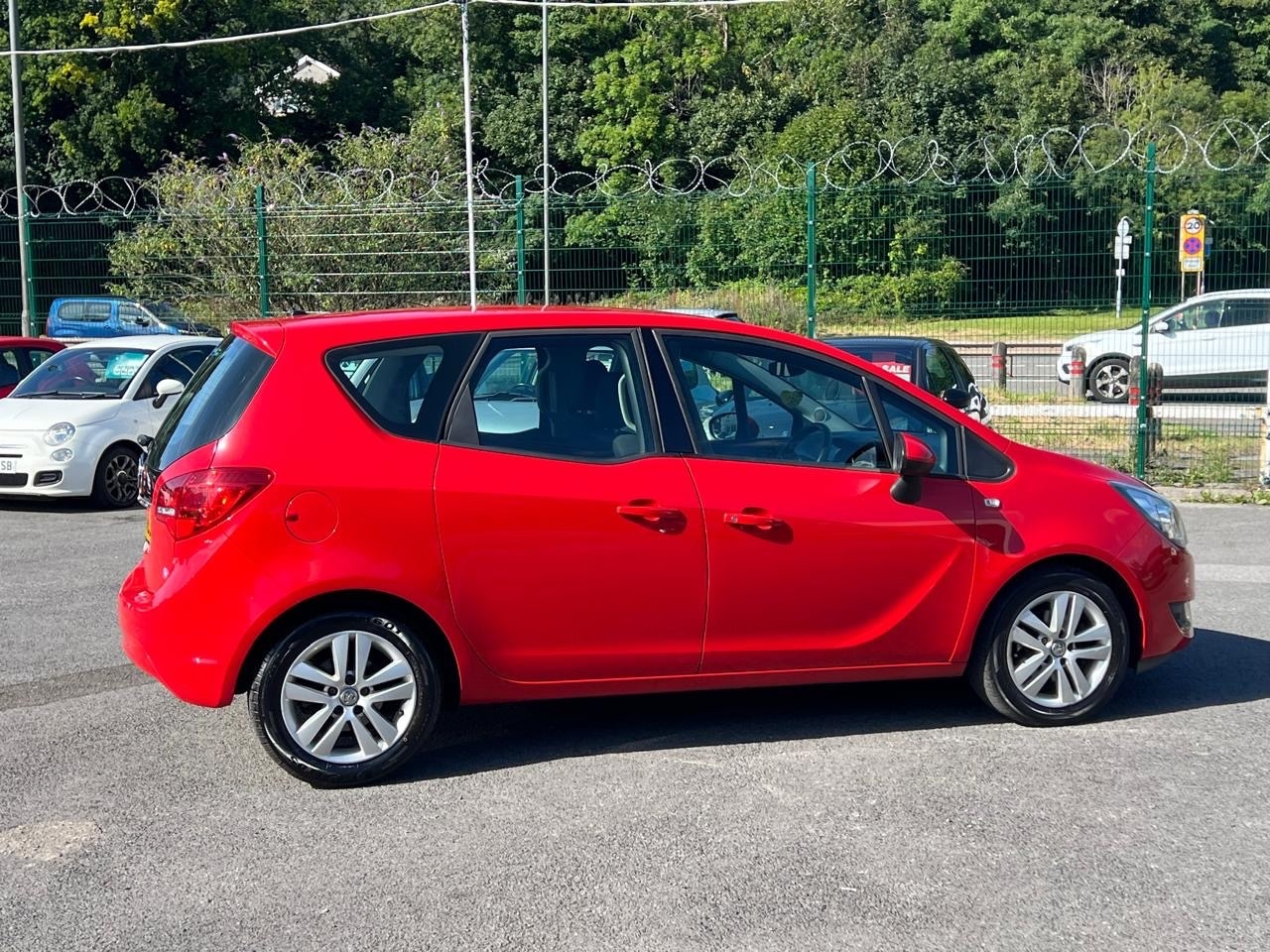 Used Vauxhall Meriva 2015 for sale - 76859820: Photo 2