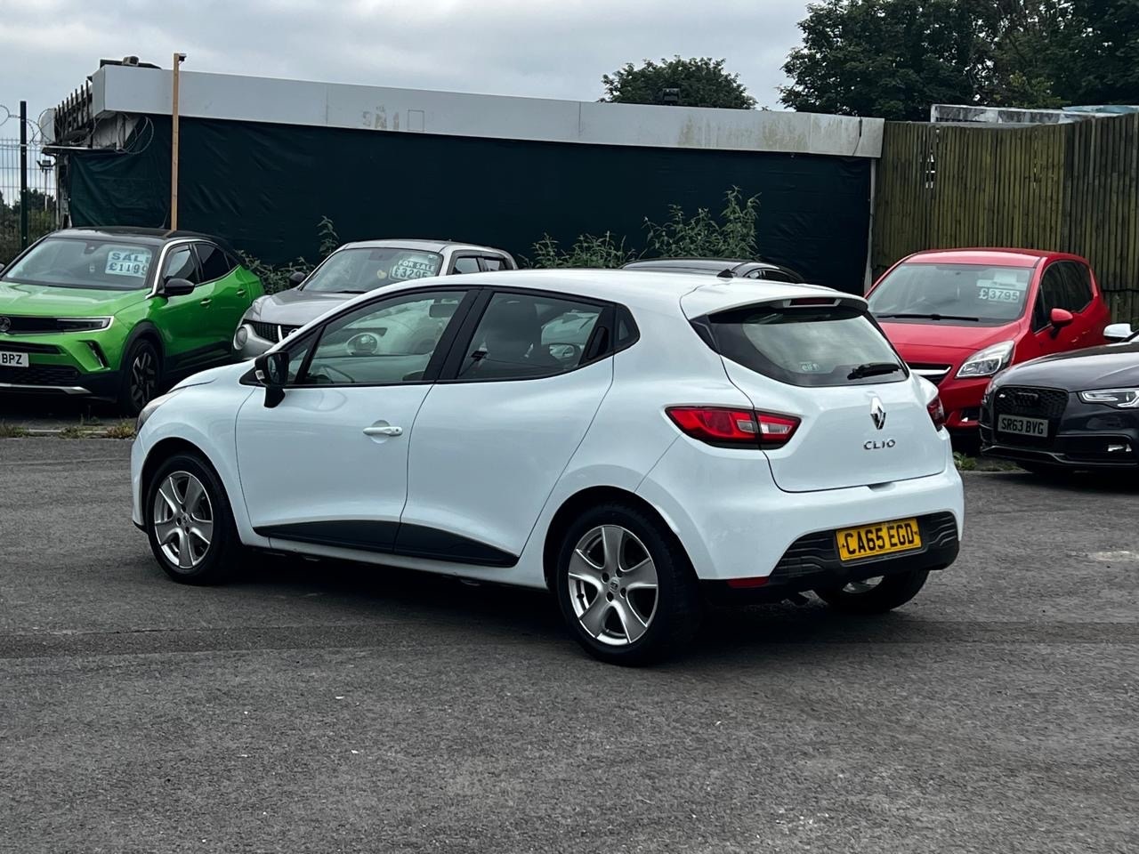 Used Renault Clio 2015 for sale - 77207507: Photo 10