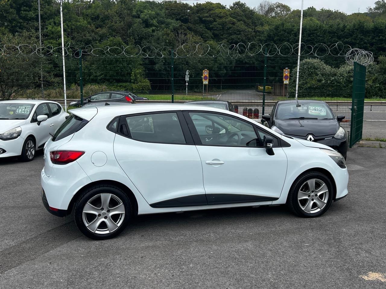 Used Renault Clio 2015 for sale - 77207507: Photo 4