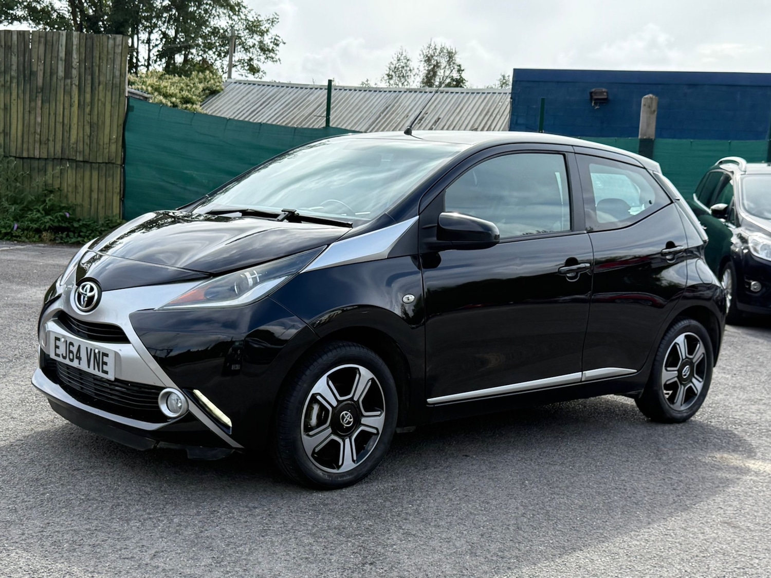 Used Toyota AYGO 2015 for sale - 76437114: Photo 3