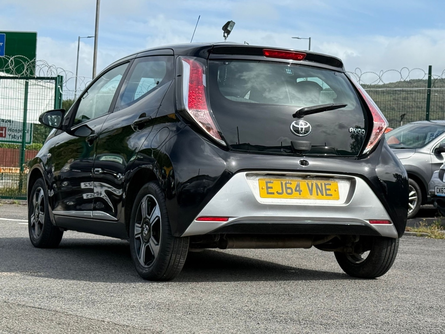 Used Toyota AYGO 2015 for sale - 76437114: Photo 6