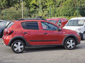 Used Dacia Sandero Stepway 2018 for sale - 79611852: Photo