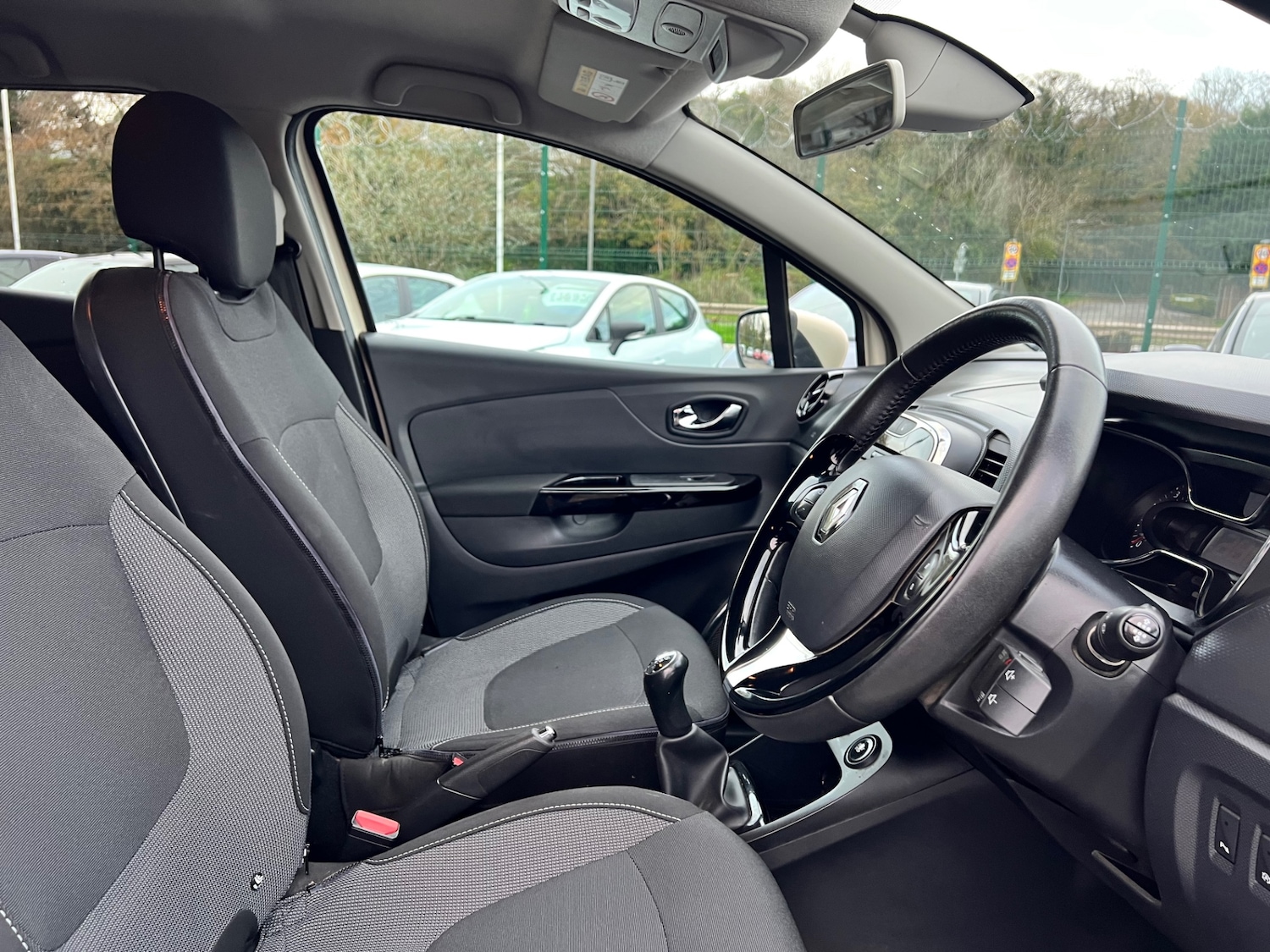 Used Renault Captur 2014 for sale - 76590224: Photo 11