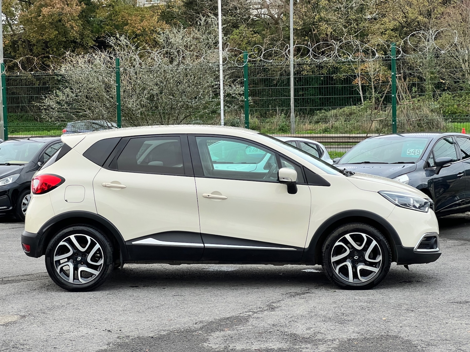 Used Renault Captur 2014 for sale - 76590224: Photo 3