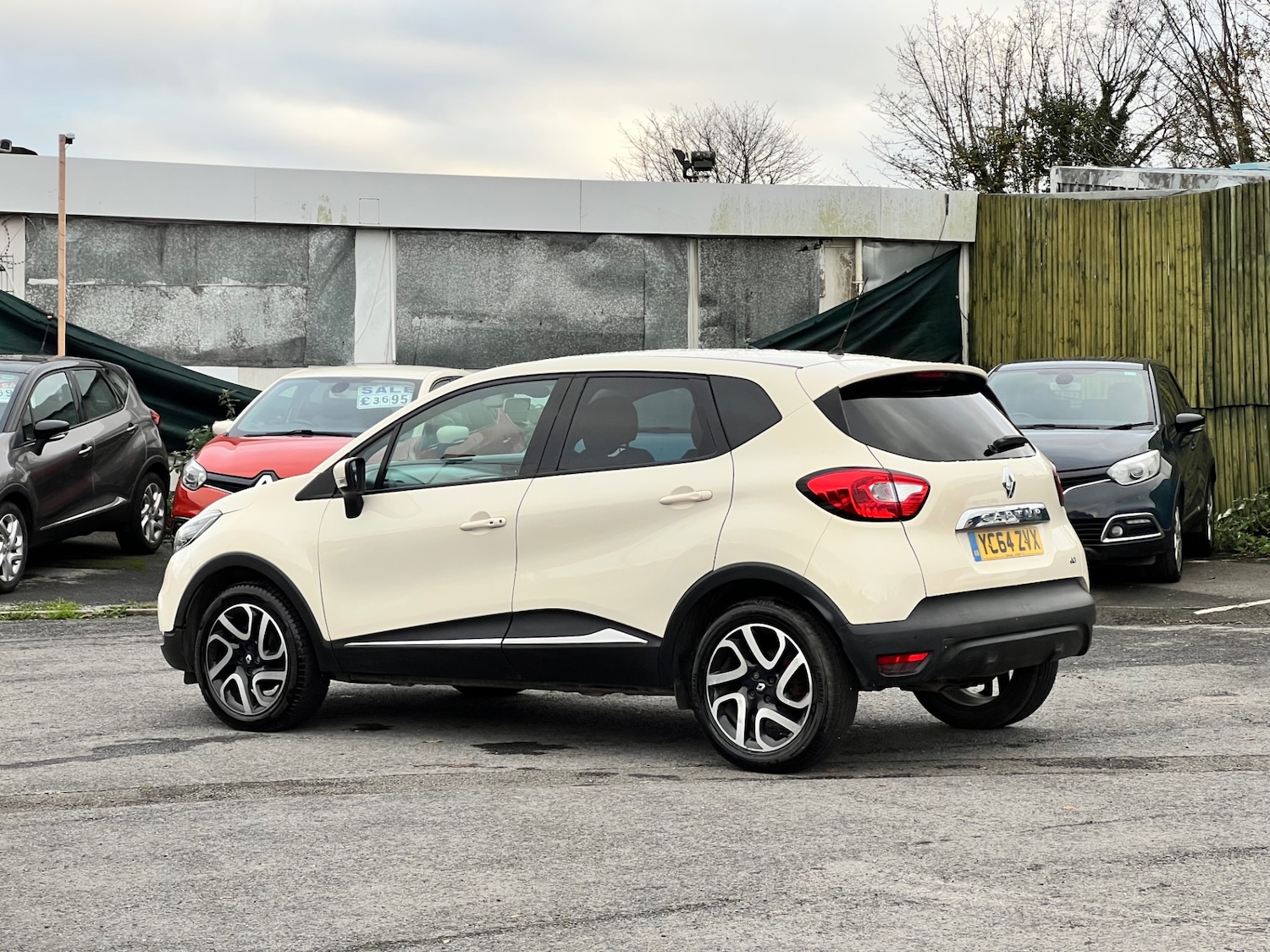 Used Renault Captur 2014 for sale - 76590224: Photo 7