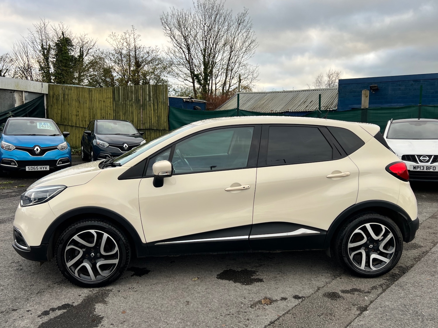 Used Renault Captur 2014 for sale - 76590224: Photo 8