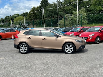 Used Volvo V40 2015 for sale - 78826413: Photo